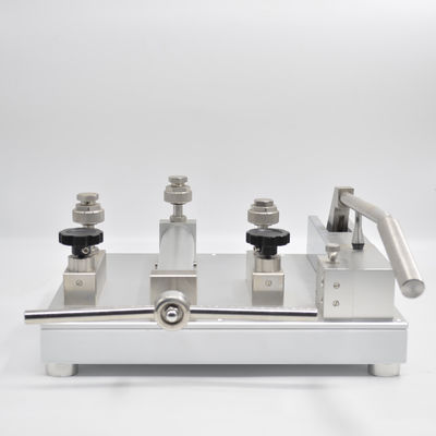 0.95-140bar Pompa di confronto pneumatica con interfaccia di uscita M20X1.5Fx2 14Kgs