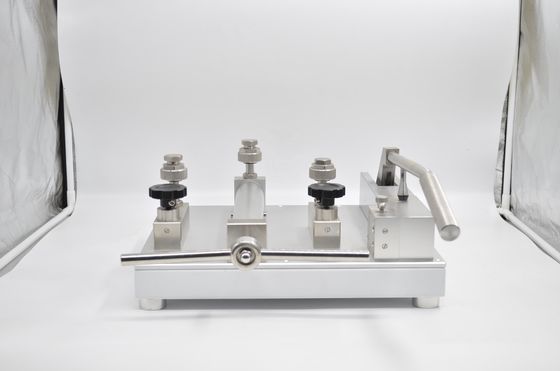0.95-140bar Pompa di confronto pneumatica con interfaccia di uscita M20X1.5Fx2 14Kgs