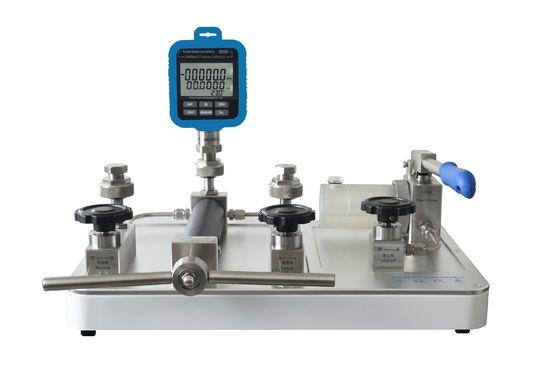Pompa manuale ad alta pressione per mezzi di lavoro 25 Transformer Oil Pressure Range 0-2500 bar