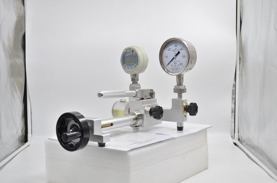 Pompa di prova di pressione idrostatica HS705 a medio olio con gamma di misurazione da 0 a 700 bar