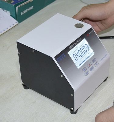Calibratore di pressione sanguigna compatto e portatile con alimentatore a batteria al litio