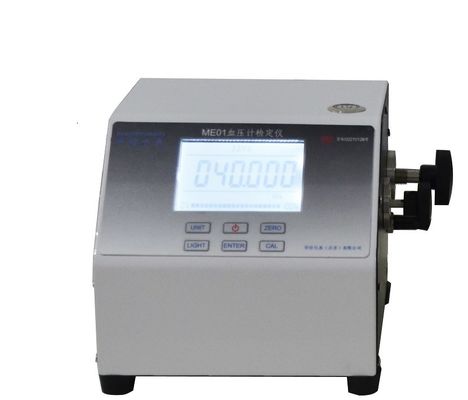 Calibratore di pressione sanguigna compatto e portatile con alimentatore a batteria al litio